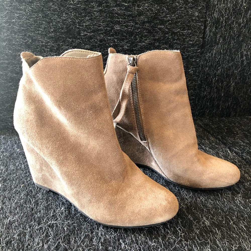 Suede Wedge boots